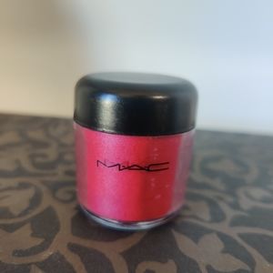 MAC Bright fuchsia pigment